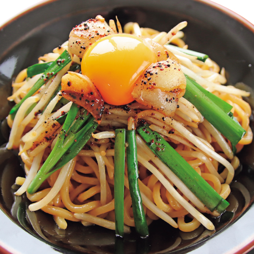 焦がしニンニクの醤油まぜ麺